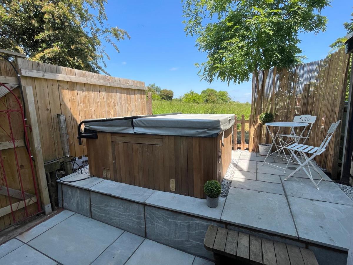 Bay Cottage, Hot Tub Snitterfield 외부 사진